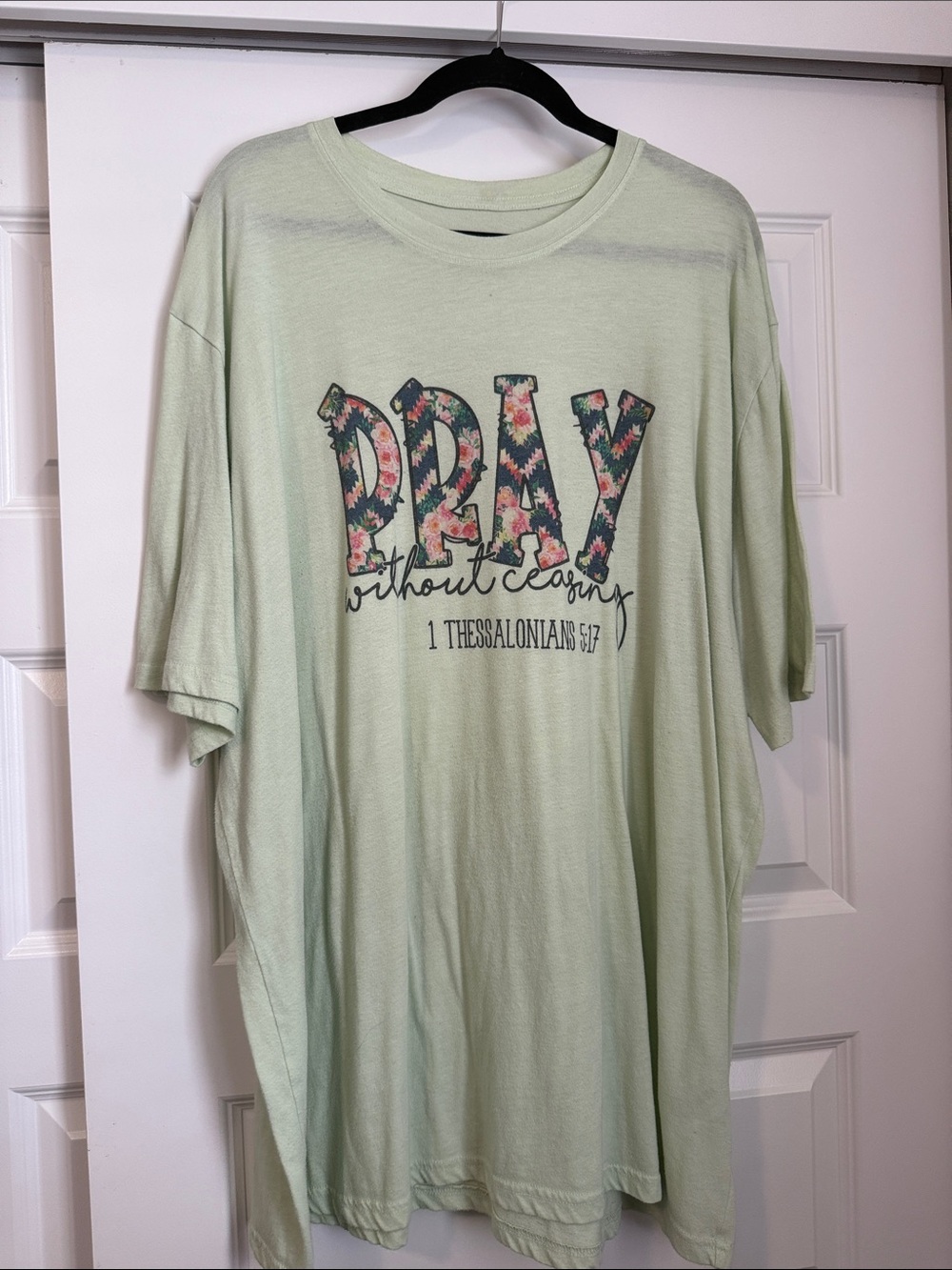 Pray Floral Graphic Tee - Light Green